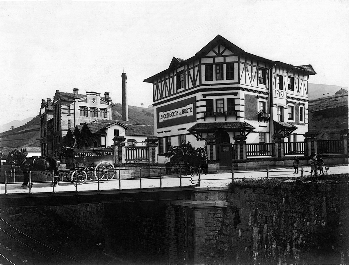 Fábrica La Cervecera del Norte. Imagen cedida por la familia Maestro-Ormaechea y Víctor Ocaranza. 1910 - 1920.